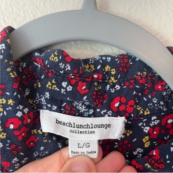 BeachLunchLounge Floral Pattern Pocket Button Down Collar Top Size Large - Picture 3 of 5